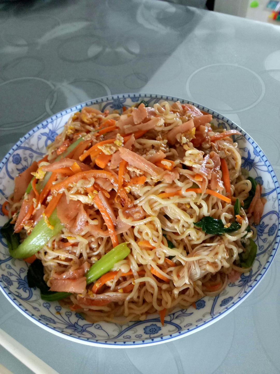 炒方便面 巨好吃哟～