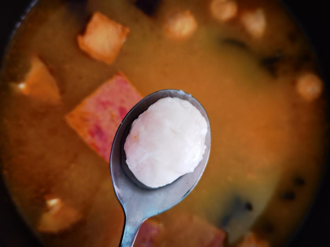 厨师长教你：“鱼丸火锅”的正宗做法，汤浓肉鲜，很适合老人孩子