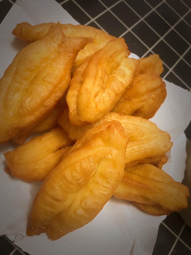 这些天，我炸油条的技术越来越炉火纯青了