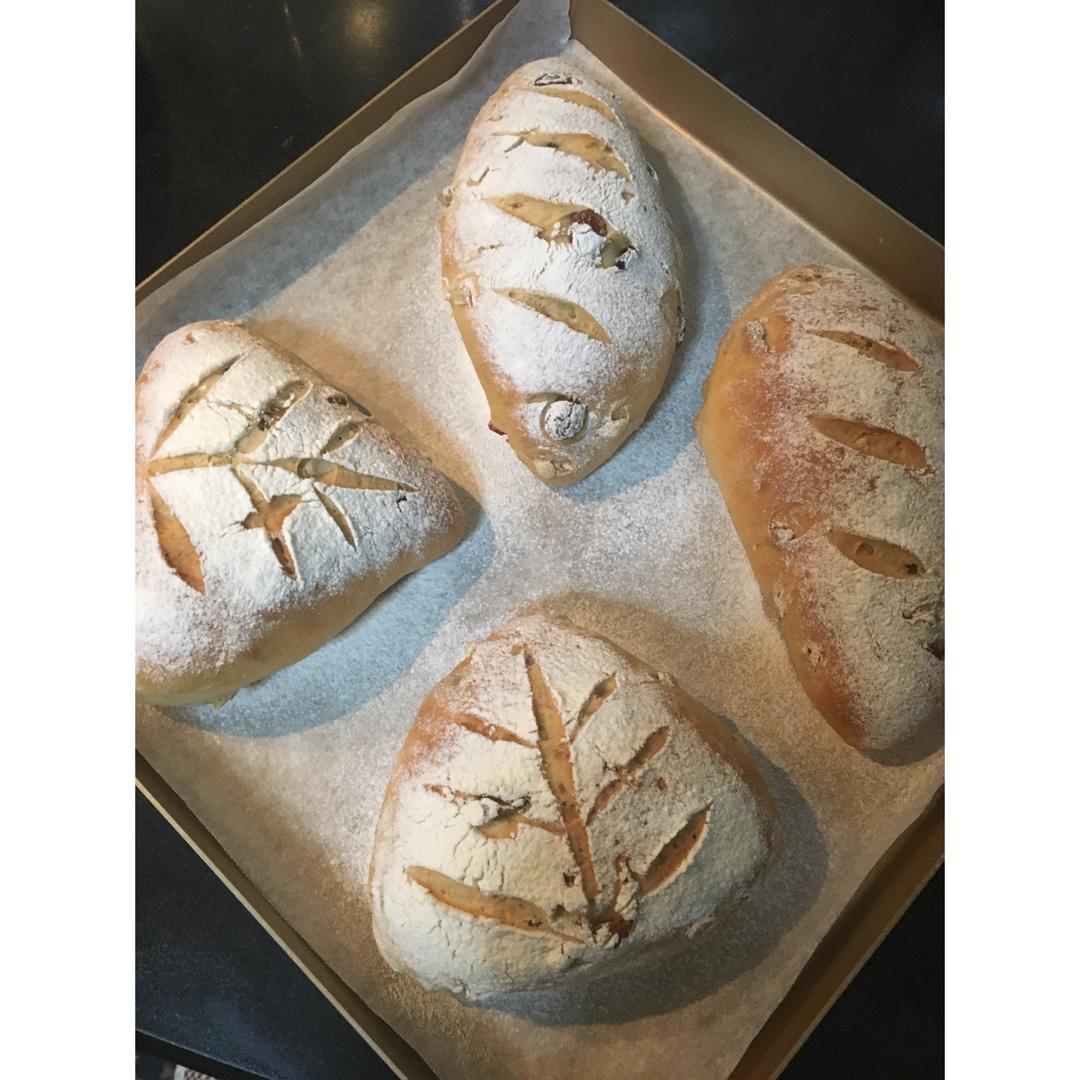 蔓越莓坚果软欧包