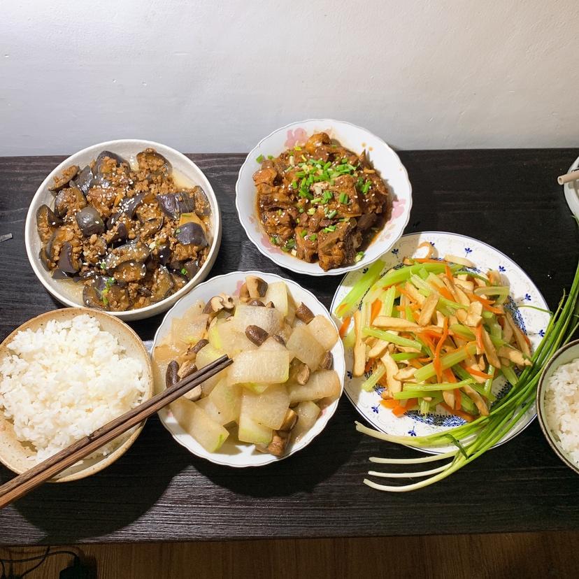 吃饭饭.自留地