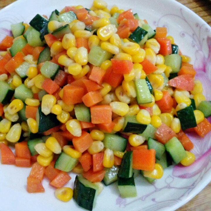 lh123做的胡萝卜玉米炒黄瓜