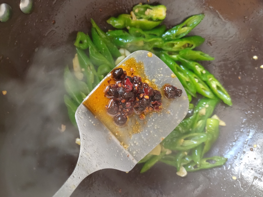 油而不腻"饭扫光"辣椒豆豉小炒肉的做法 步骤5