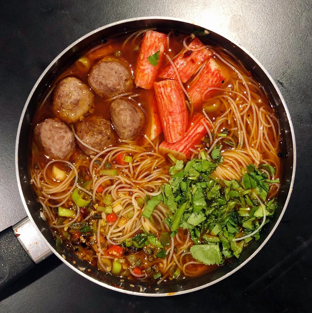 夺命肉末酸辣粉