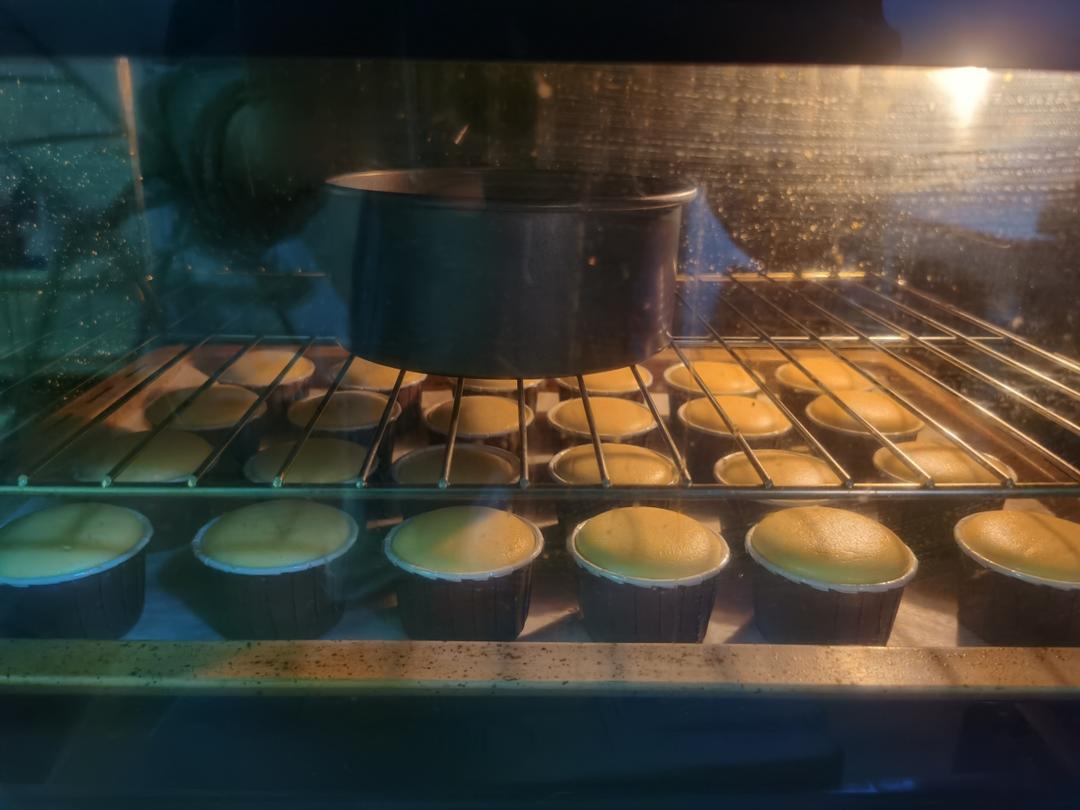 奶香馥郁的淡奶油纸杯戚风蛋糕🥧消耗淡奶油好办法