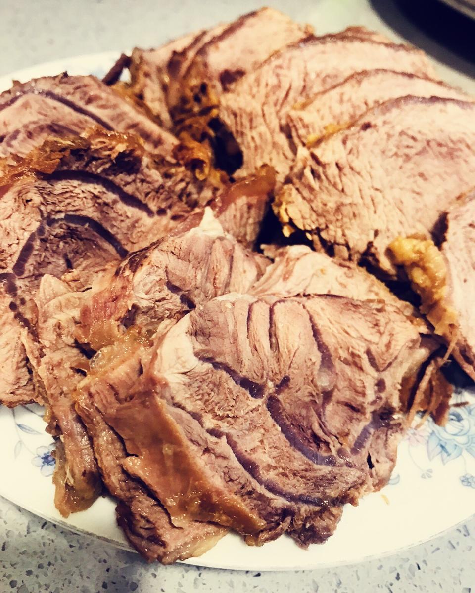 卤牛腱子
