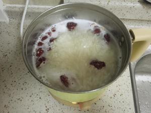 红枣枸杞酒酿蛋的做法 步骤2