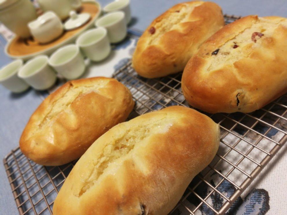 葡萄软欧（仿原麦山丘）Milk flavored bread filled with raisins and butter