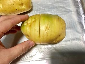 培根芝士烤土豆的做法 步骤2