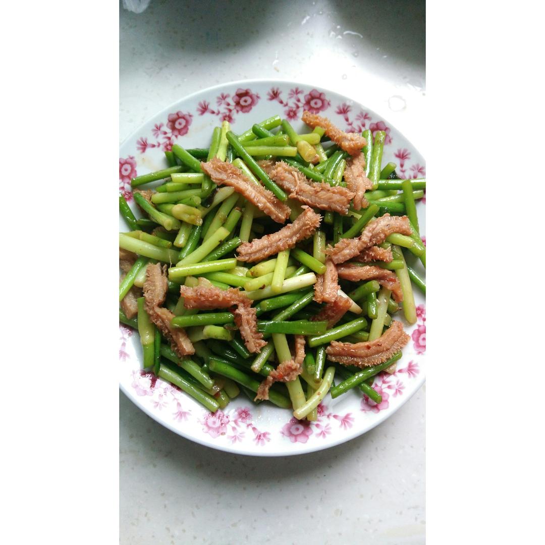 蒜苔炒肚条