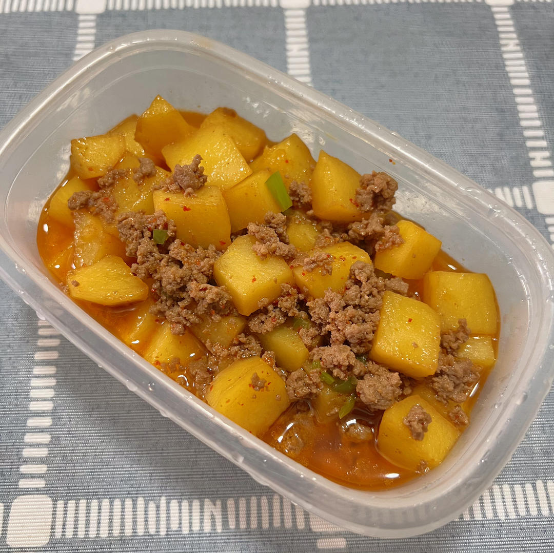 【多汁麻辣牛肉末烧土豆】-15分钟搞定的下饭菜