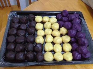 紫薯麻薯蛋黄酥的做法 步骤3