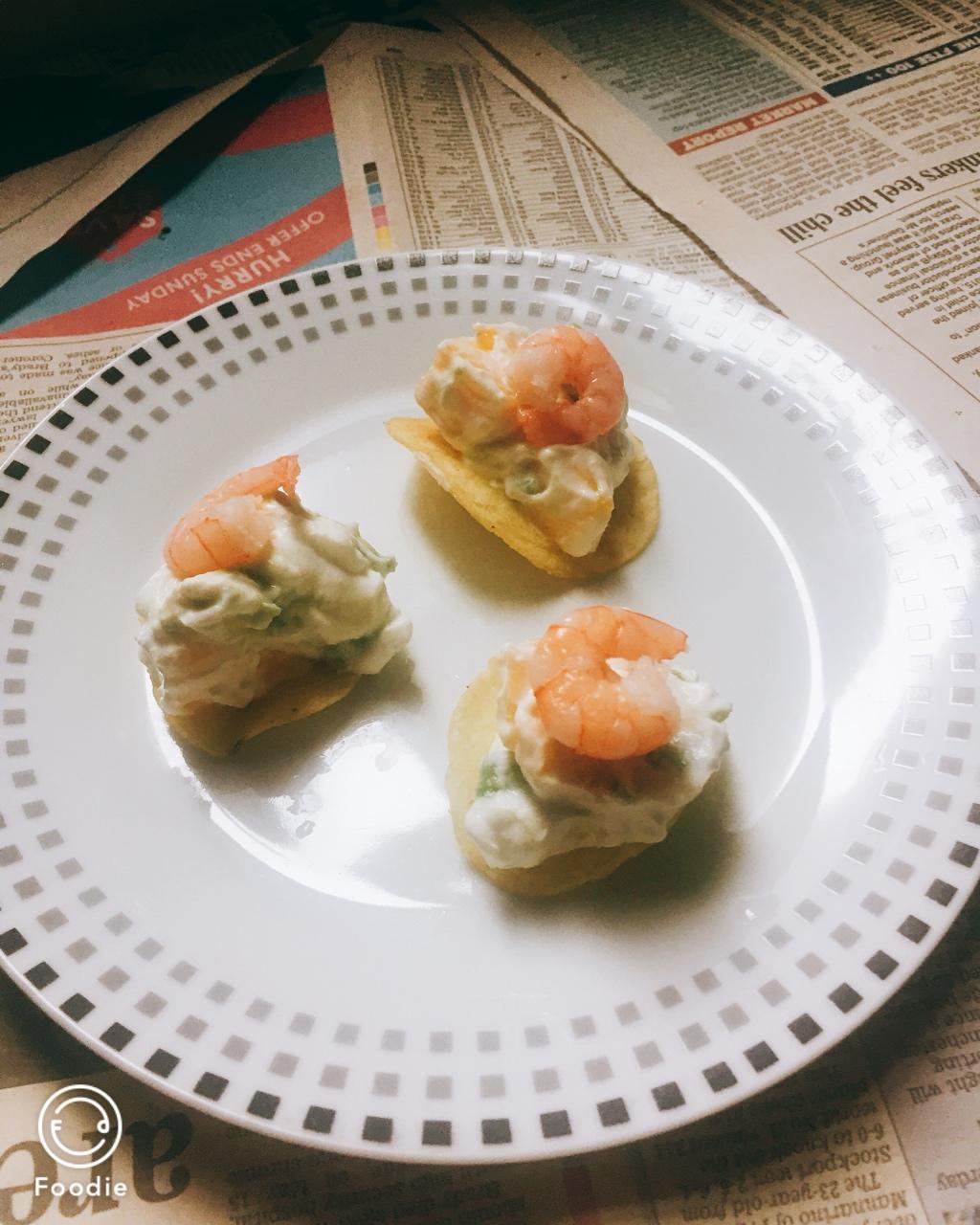 薯片牛油果大虾沙拉