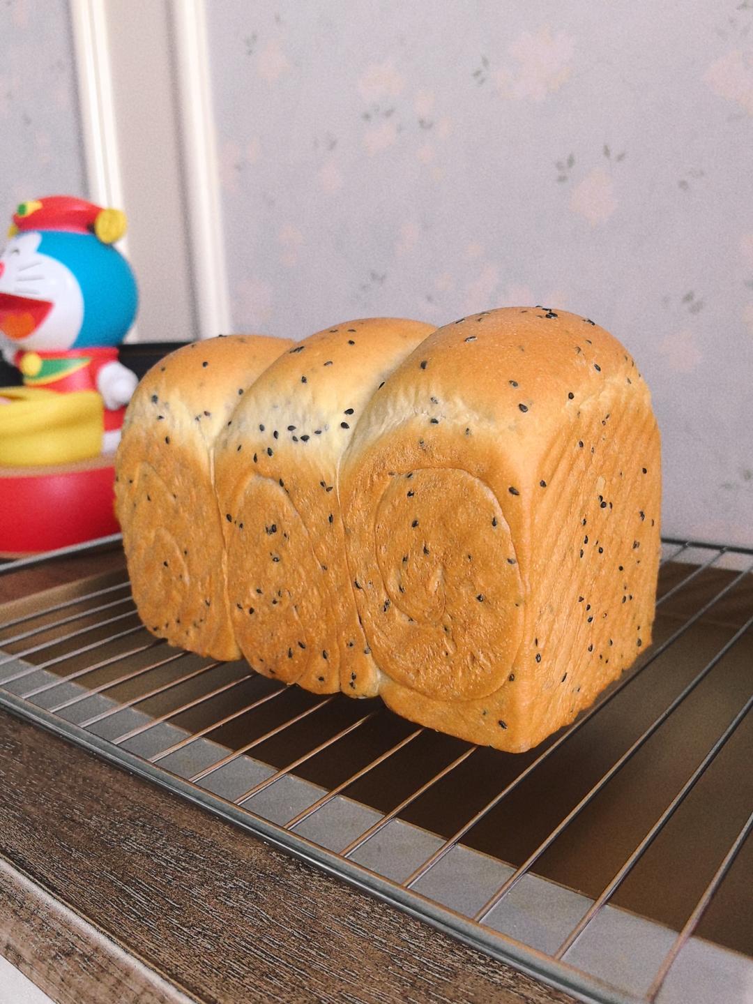 ✔️越嚼越香de黑芝麻咸吐司