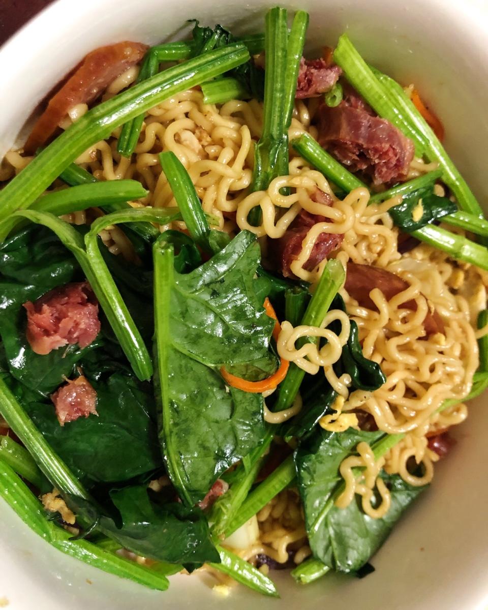 路边摊风味炒方便面