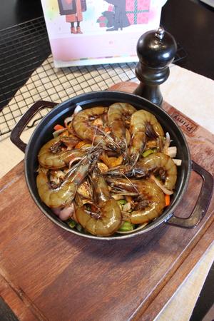 铸铁锅菜谱--黑胡椒干锅虾的做法 步骤4