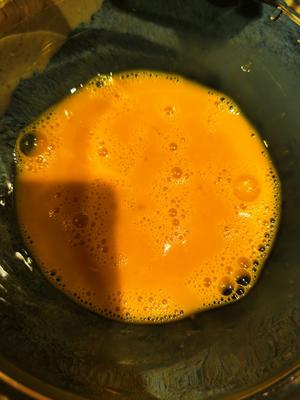 零失误的嫩南瓜炒鸡蛋，简单易上手的做法 步骤2
