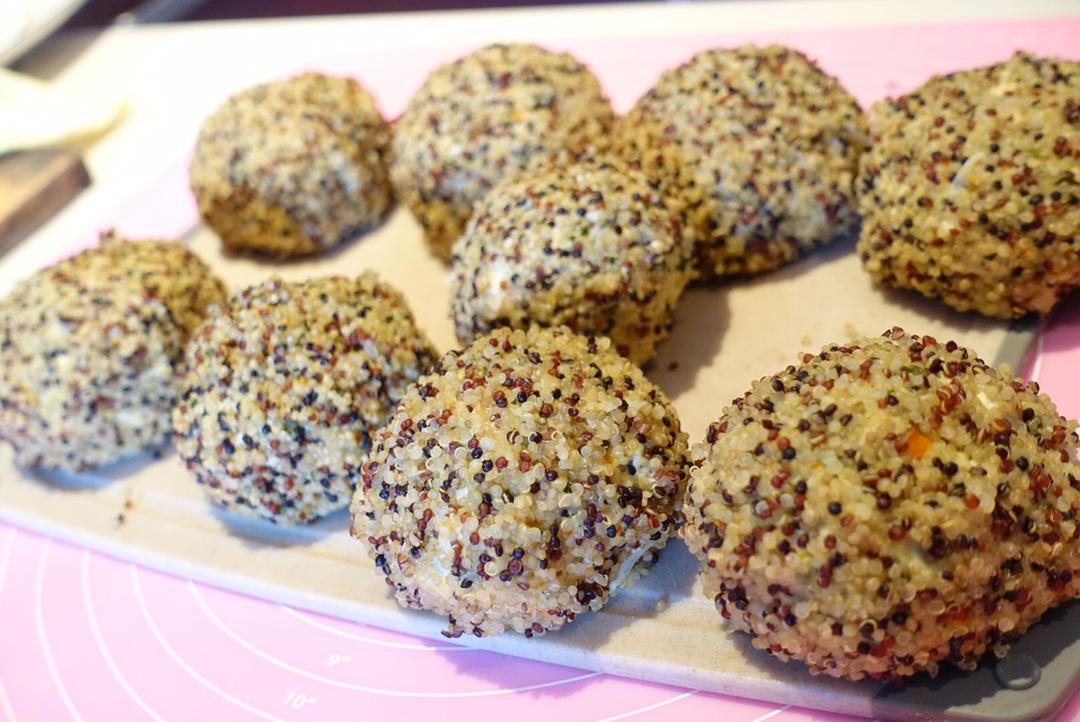 （健身餐）藜麦鸡胸豆腐丸