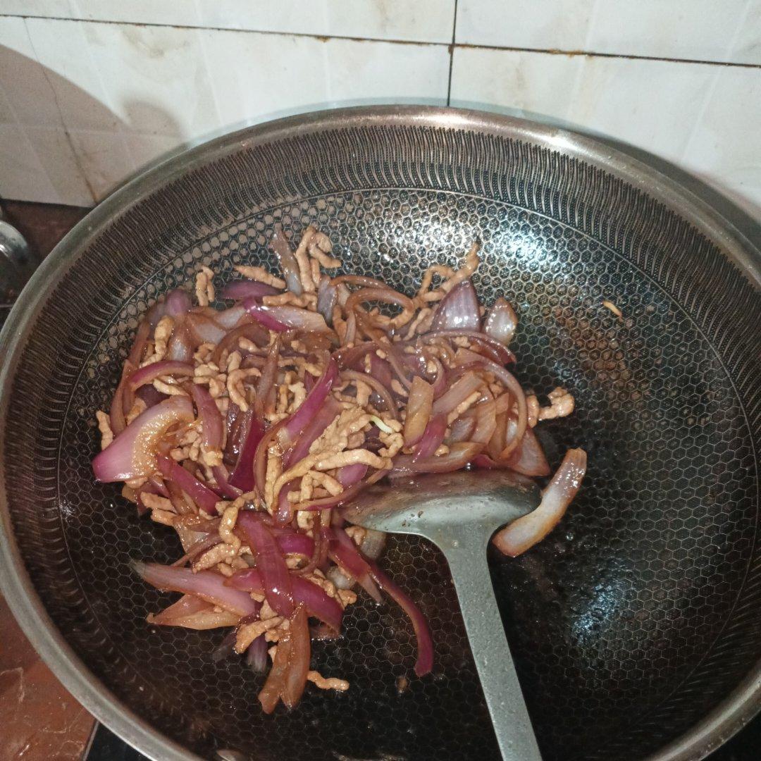 洋葱炒肉丝