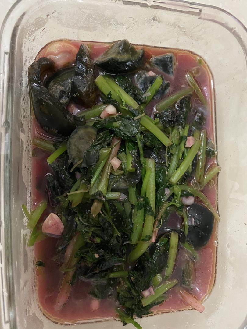 紫色汤汁—红苋菜皮蛋