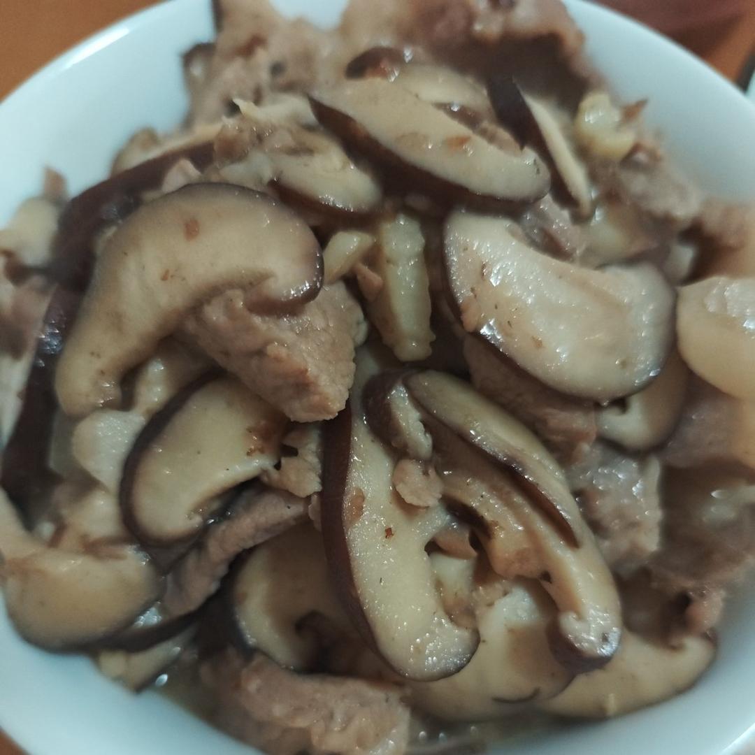 平菇炒肉片