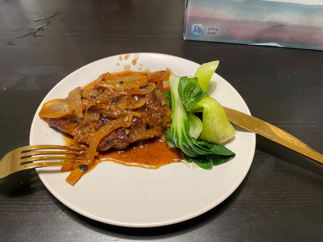 肉汁方块牛排
Cube Steak with Gravy