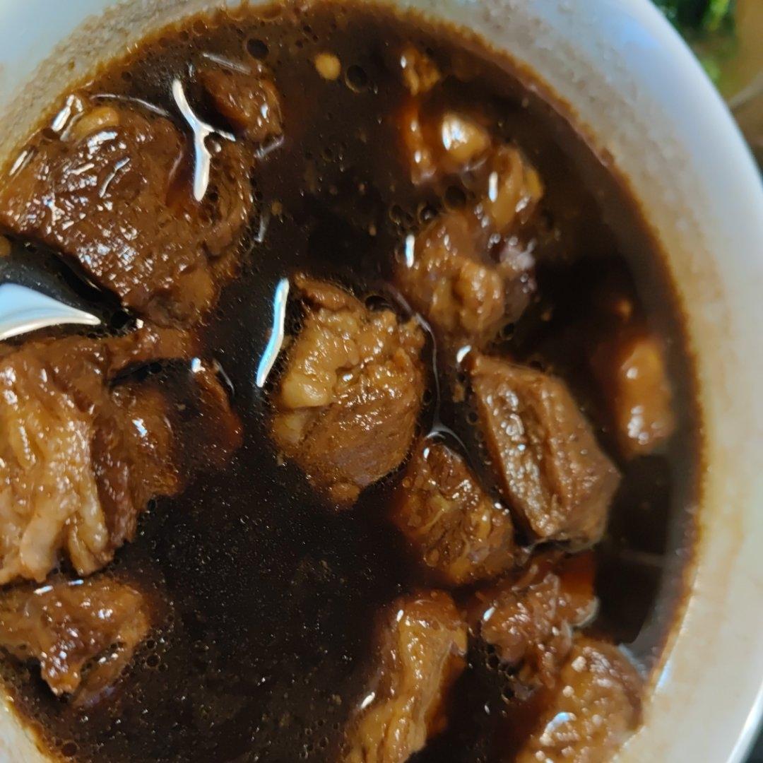 五香炖牛肉