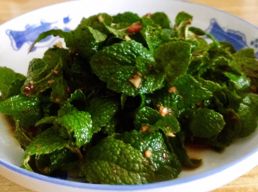 马宝宝的妈咪做的凉拌薄荷叶