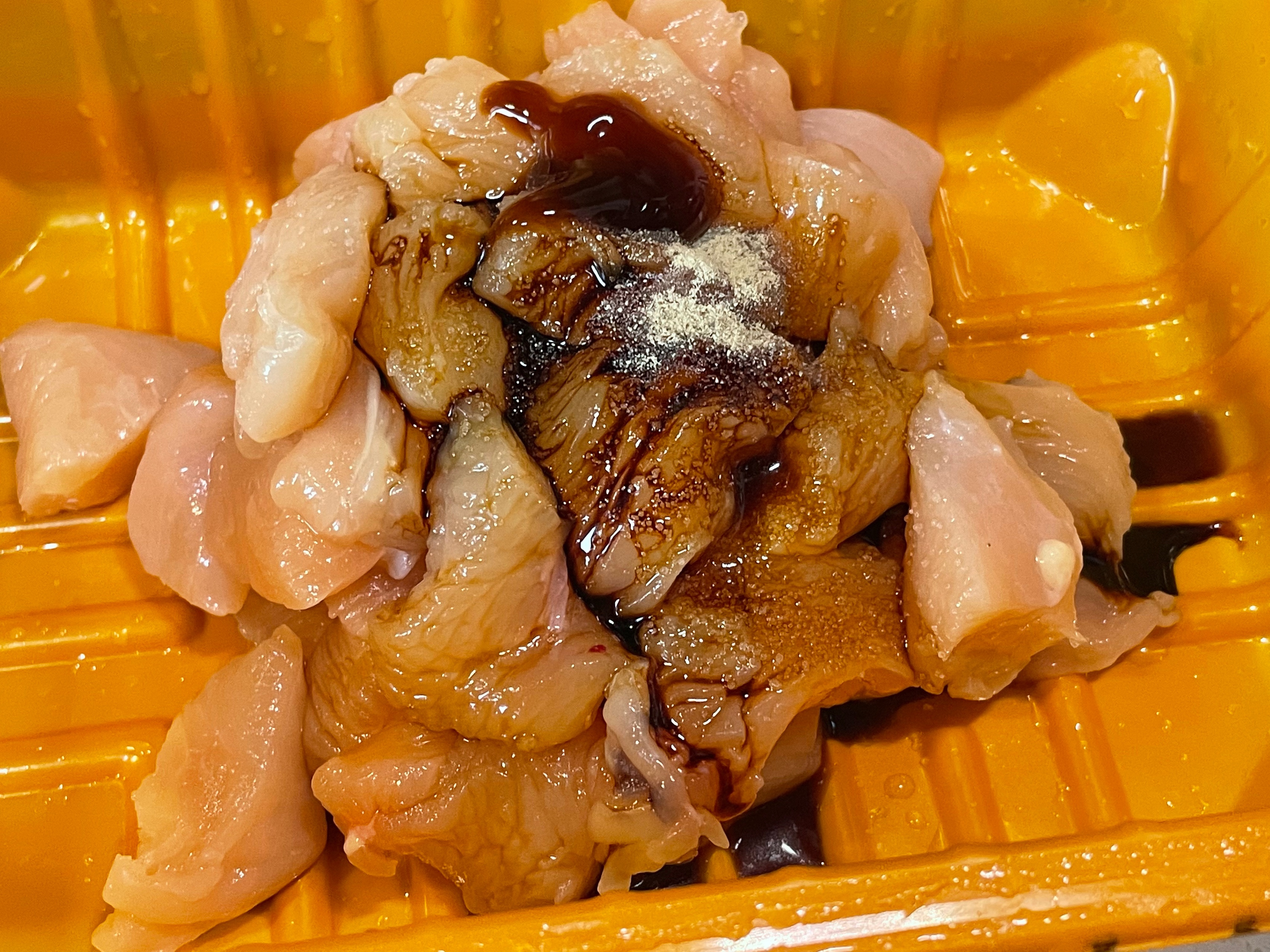 【减脂餐】鸡胸肉炒口蘑的做法 步骤2