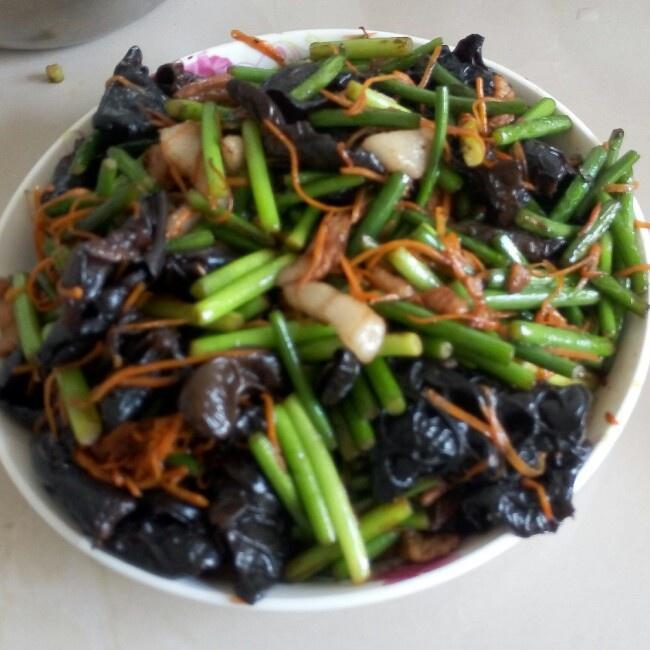 蒜苔炒肉的做法