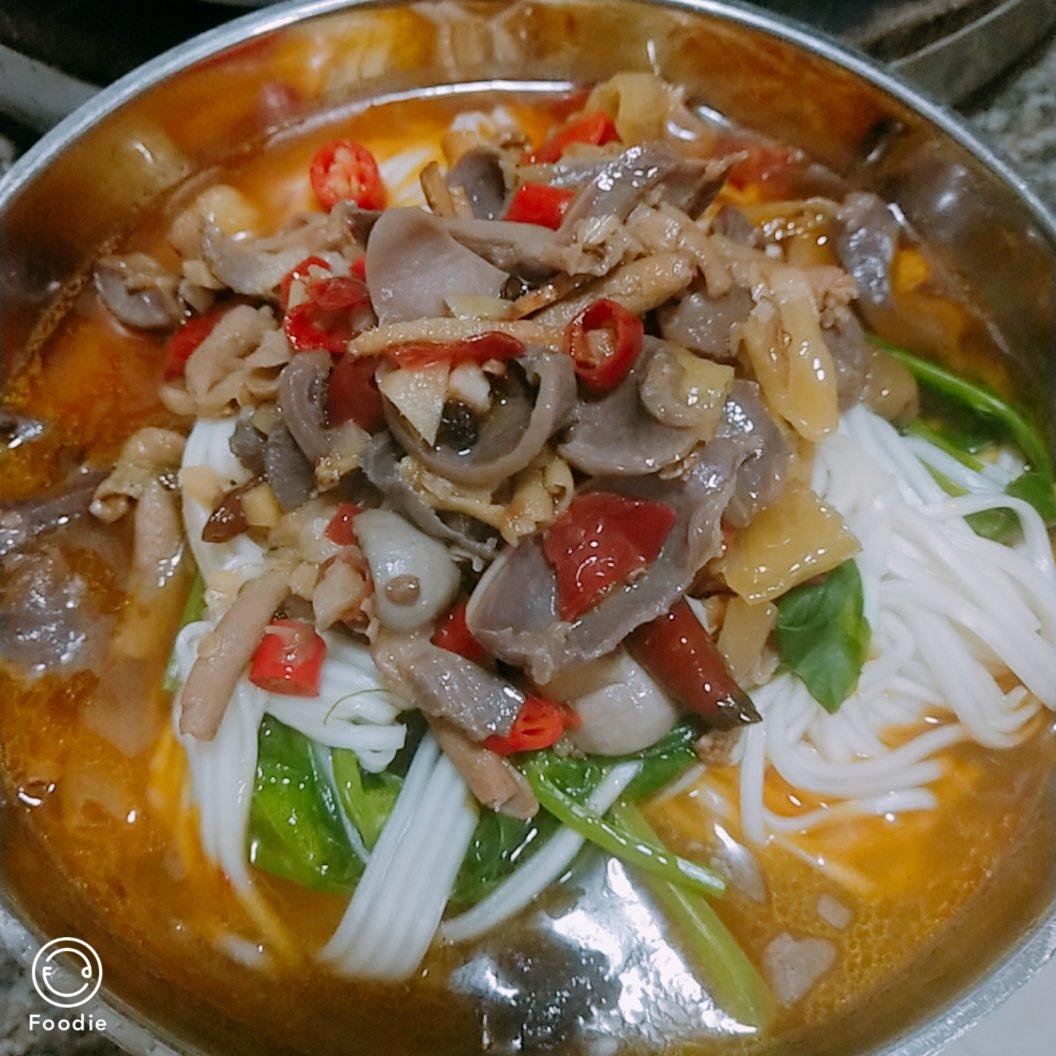 泡椒鸡杂面
