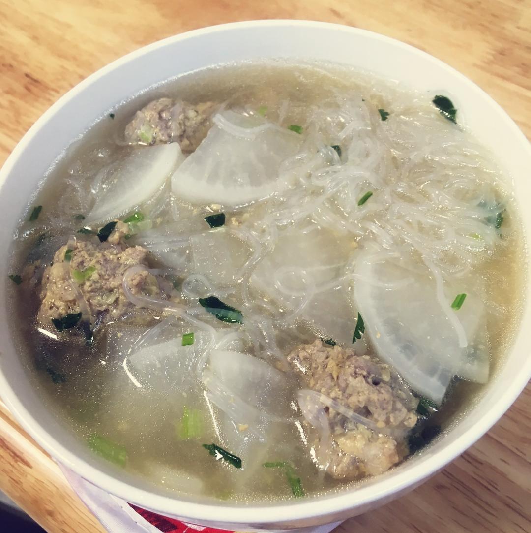 马丽-8做的羊肉丸子萝卜粉丝汤