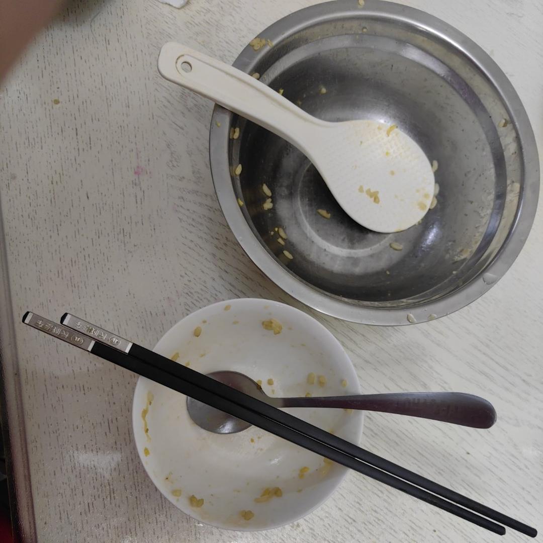 好吃到舔盘的酱油炒饭！