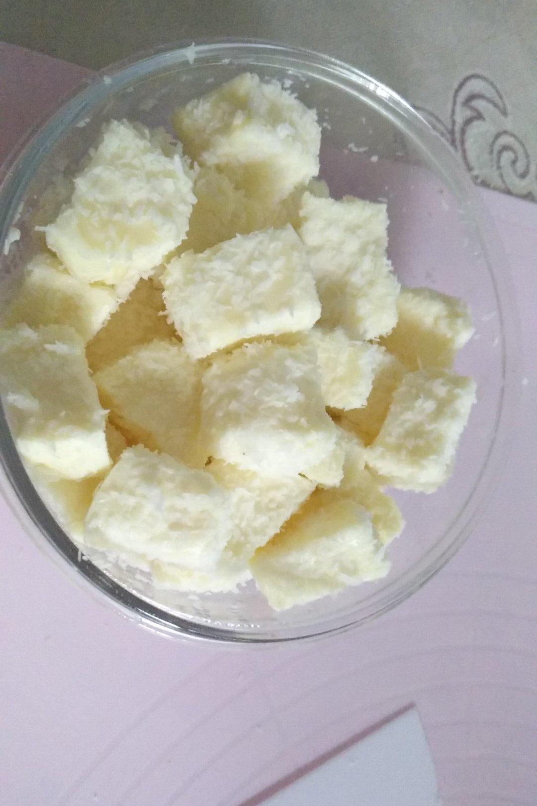 完胜85度C牛奶椰丝小方