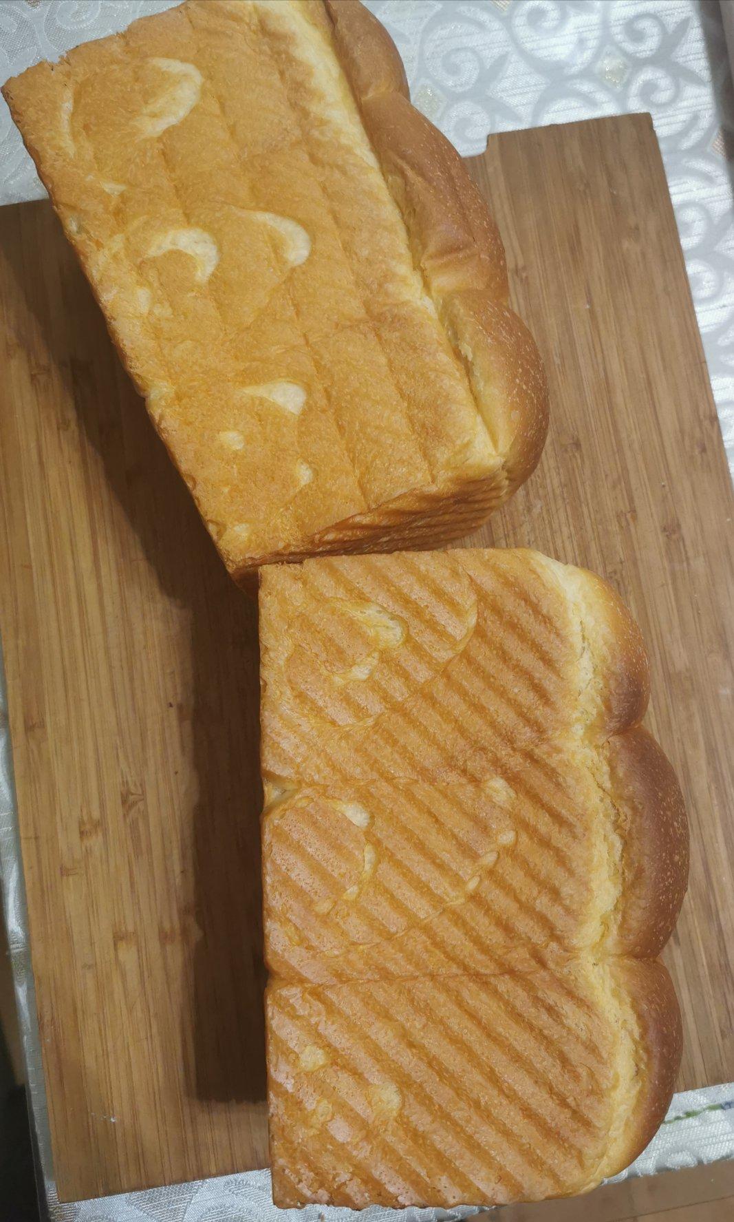 奶香纯粹的重料淡奶油吐司