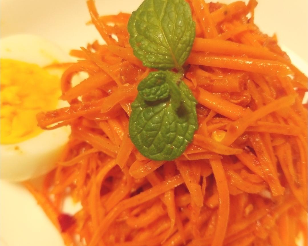 减肥减脂还好吃！麻辣无油生拌胡萝卜丝！零难度