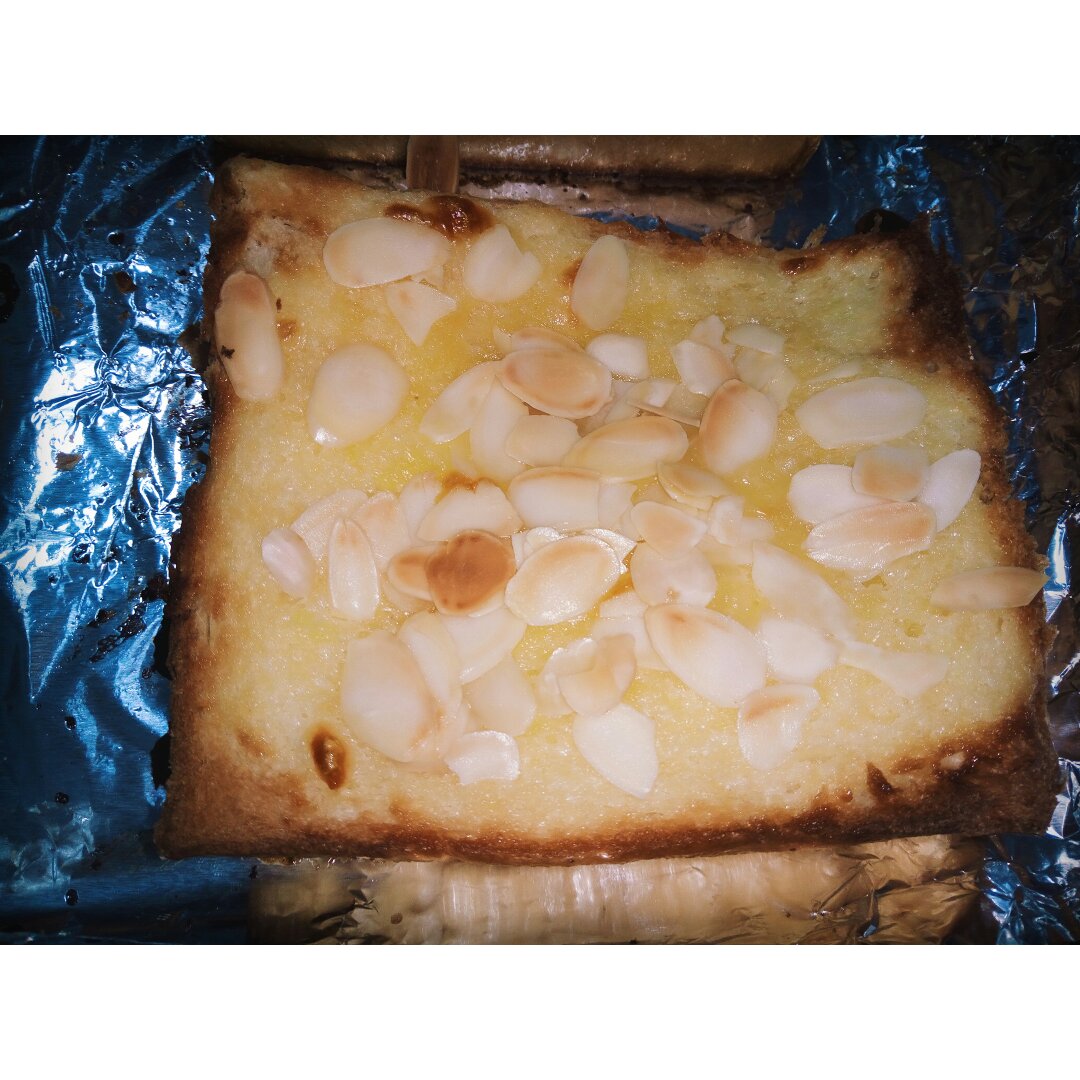 快手早餐——杏仁乳酪土司片（接近岩烧口感）