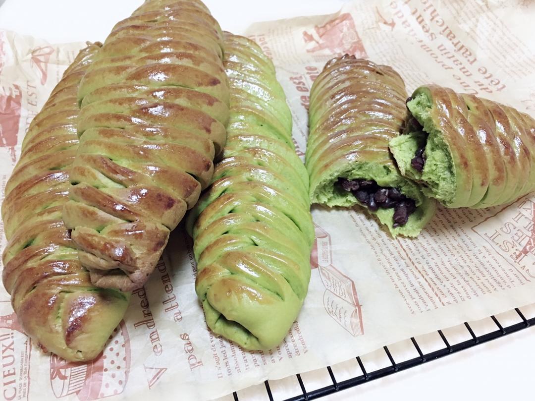 抹茶红豆面包