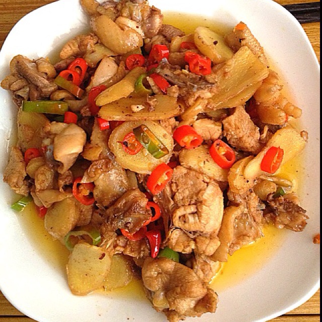 李小麦做的仔姜炒鸡