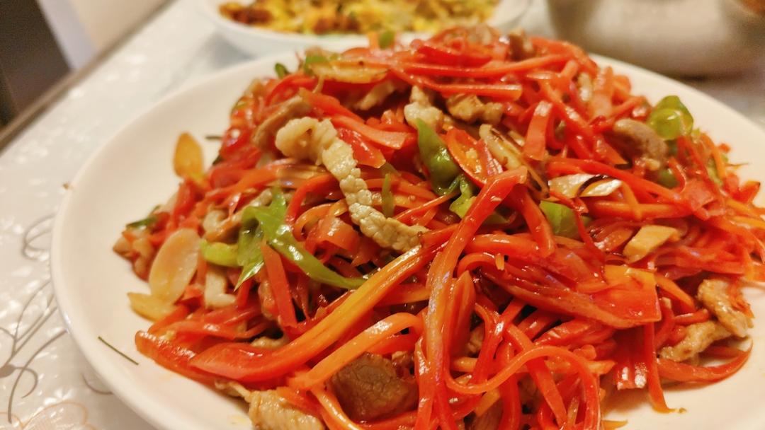 红萝卜炒肉丝