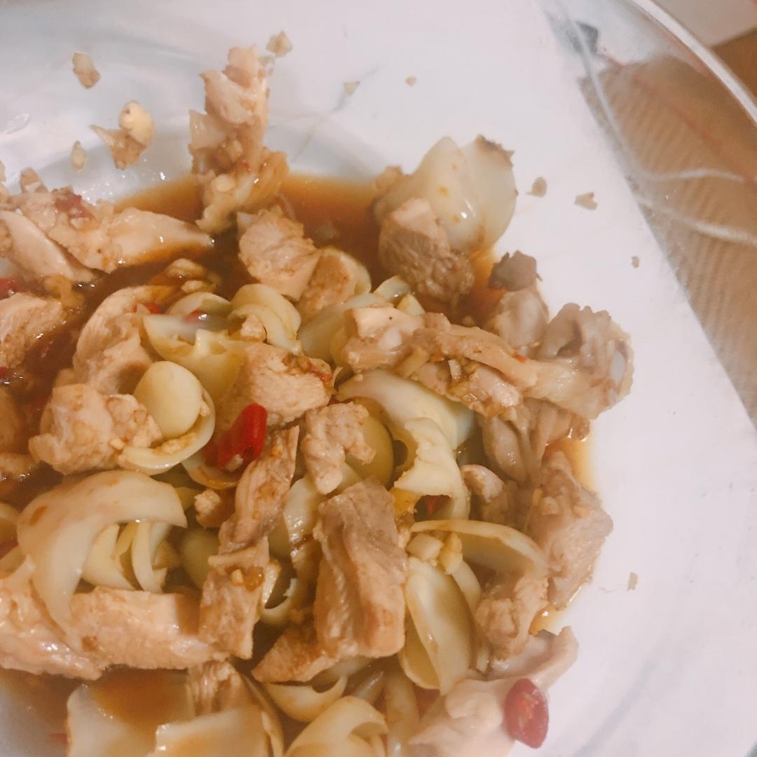 凉拌手撕鸡腿