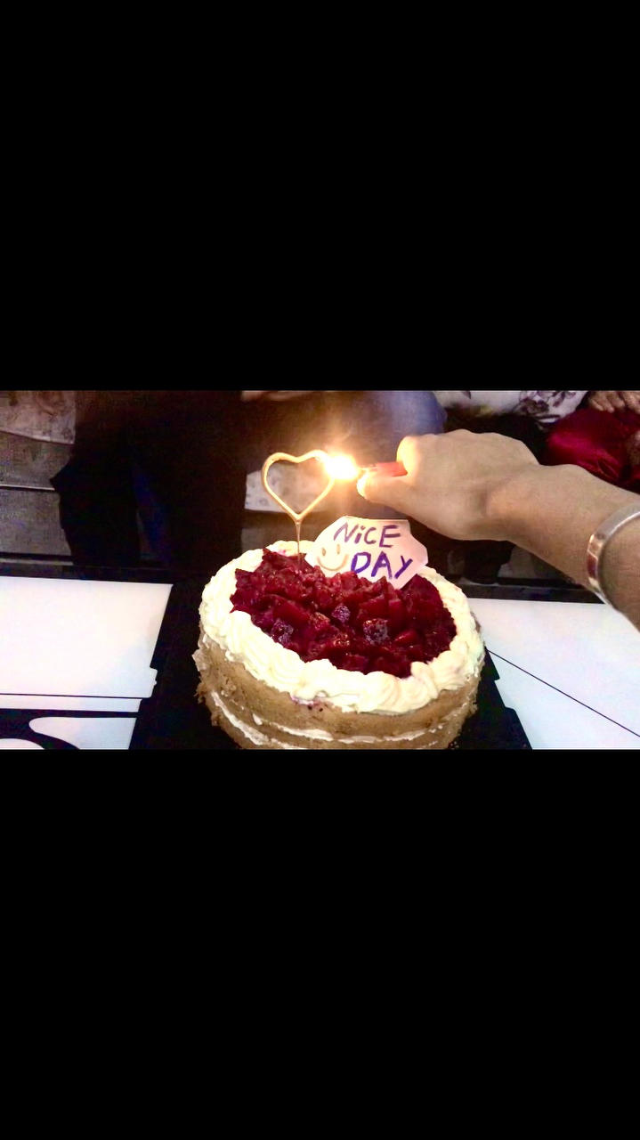 新手必成8寸生日蛋糕（详细多图干货经验分享，解决戚风蛋糕塌陷，奶油饰面涂不好，烤箱温度不好掌握等各种问题）