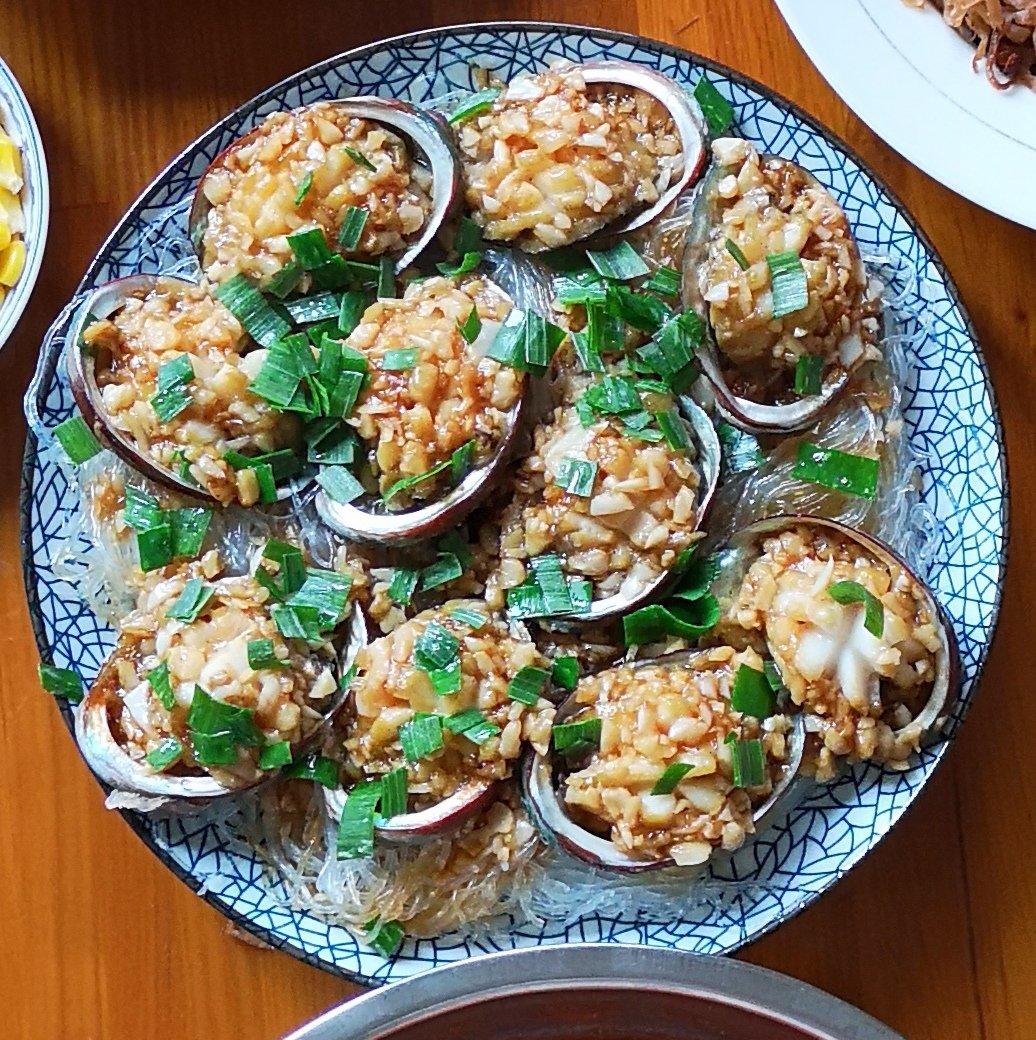 蒜蓉粉丝蒸鲍鱼