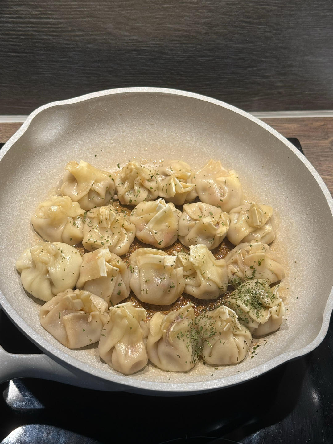 牛肉拇指生煎包