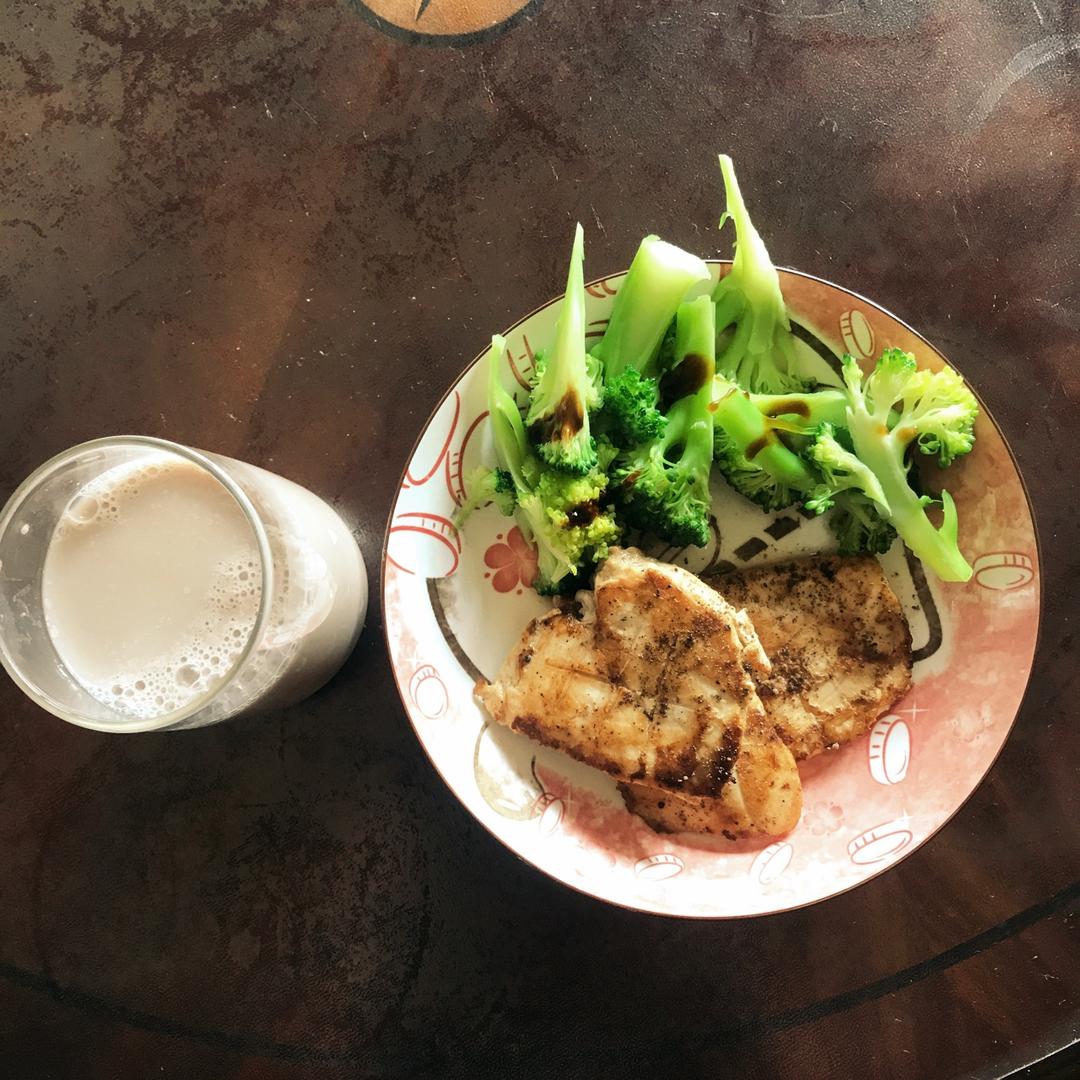 健身厨男版：香煎滑嫩鸡胸肉，全网最流行的鸡胸吃法！