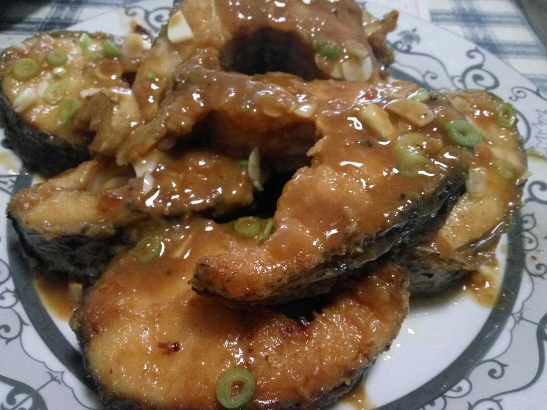 厨房菜刀做的红烧黑鱼段