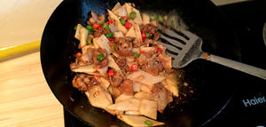 干锅香辣味的菜，没胃口就吃它。干锅山药的做法 步骤10