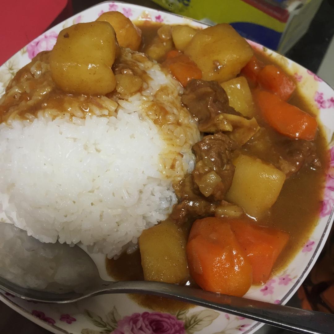 咖喱牛腩