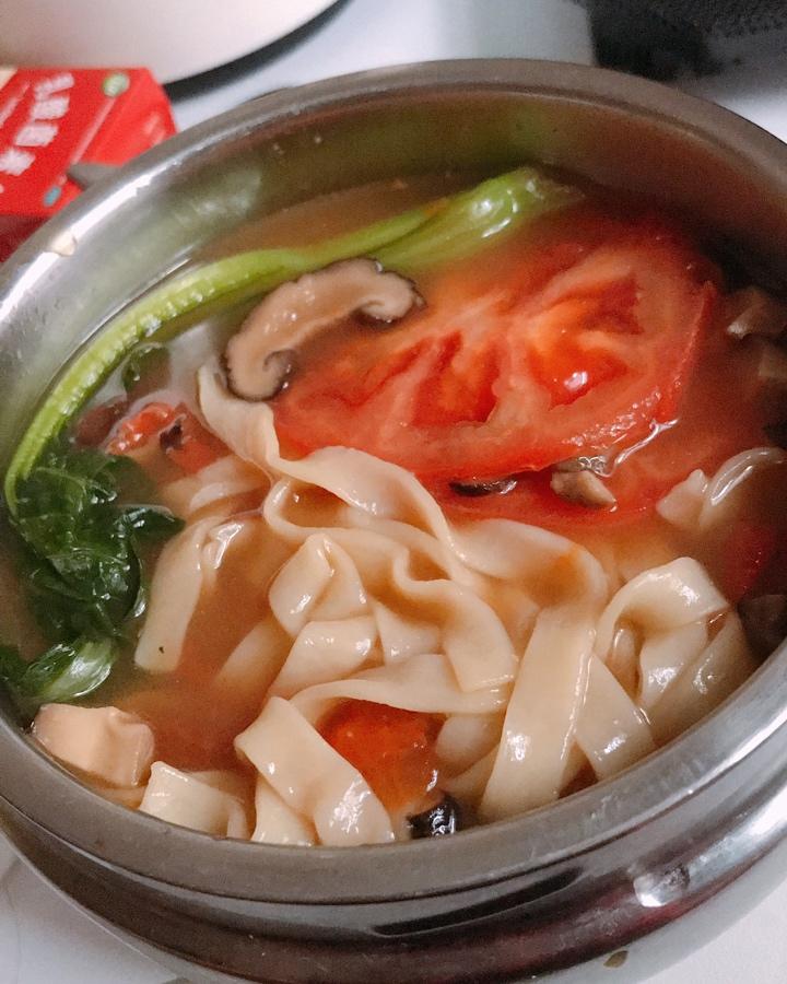 菌汤面条 看得见的香菇 尝得到的鲜美 这才是真正的菌汤