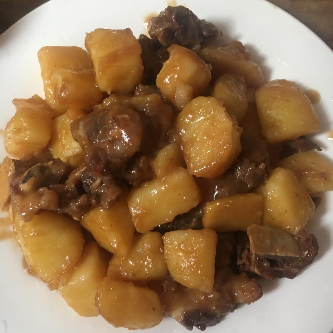 土豆烧排骨